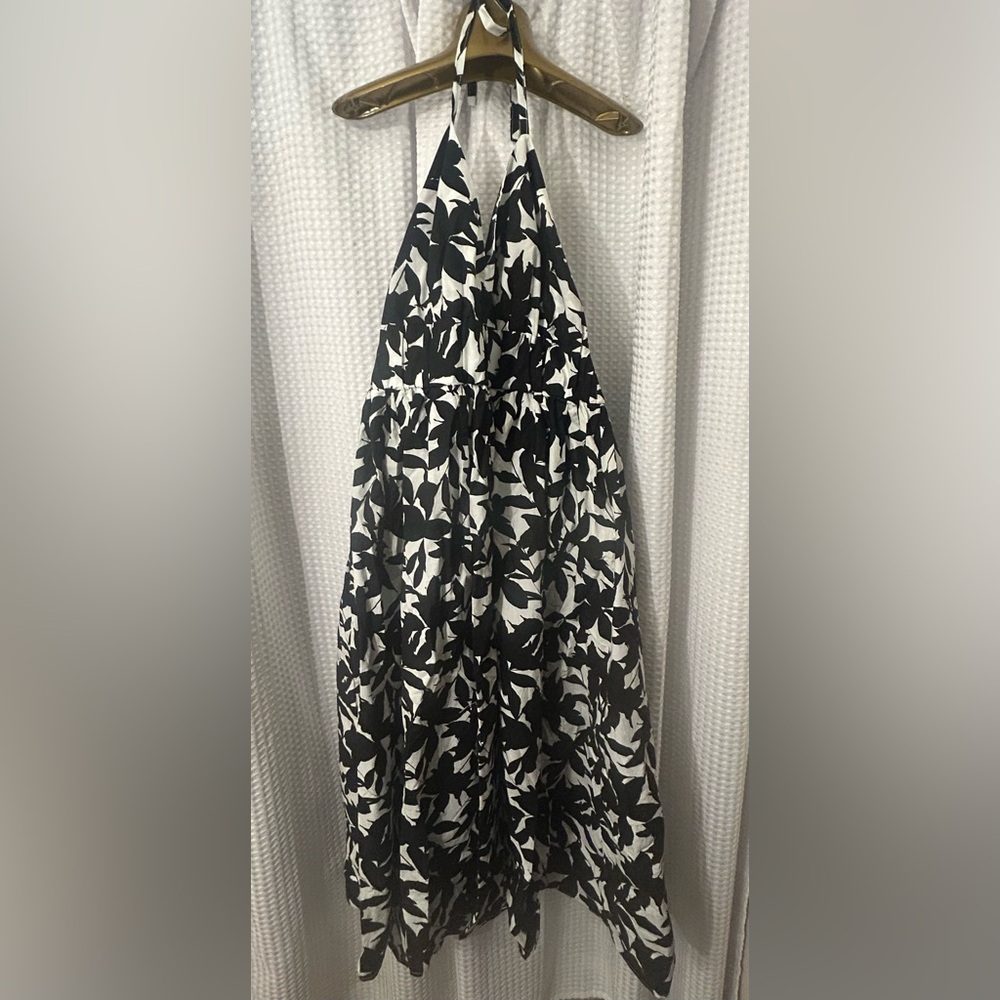 Forever 21 Black and White Leaf Print Maxi Skirt